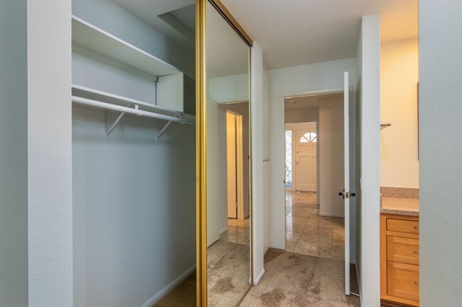 Building Photo - In the heart of Westlake Village this sing...