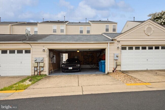 Building Photo - 42753 Stadler Ln