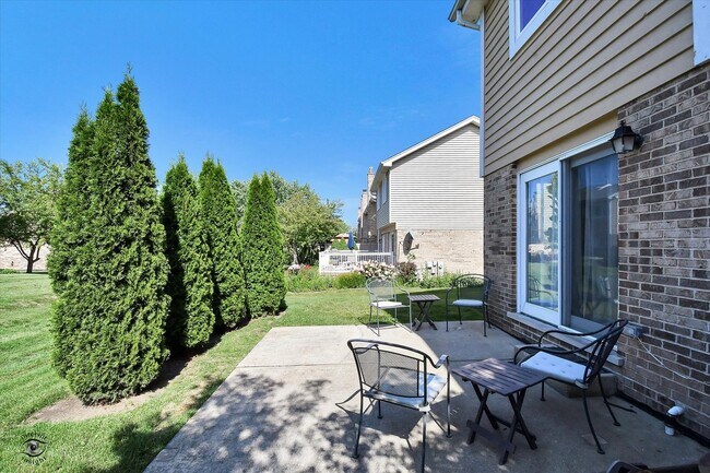 Building Photo - 17323 Lakebrook Dr