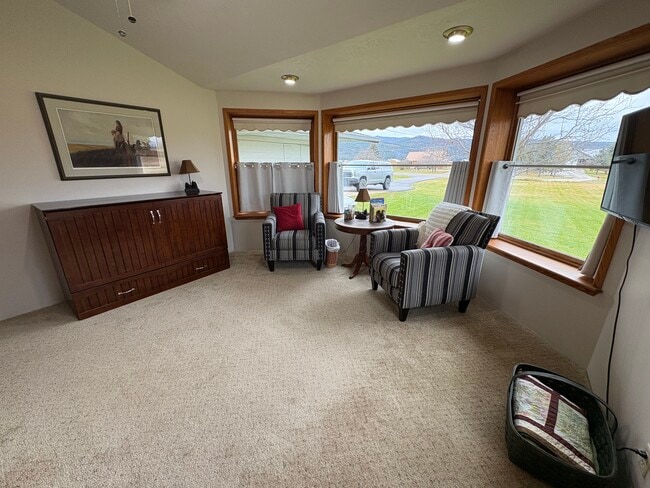 Building Photo - 391 N Somers Rd