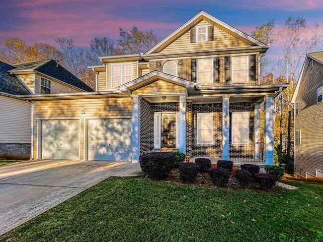 Building Photo - Fantastic 3 BR/2.5 BA Traditional on Full Unfinished Basement in Austell!