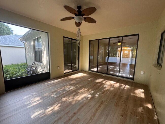 Building Photo - Luxury Living in SummerGlen – Updated 3-Be...