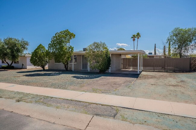 Primary Photo - Cozy East Tucson 3-Bedroom with Private Ya...