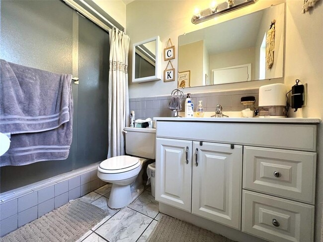 Building Photo - 1595 Idle Dr NE