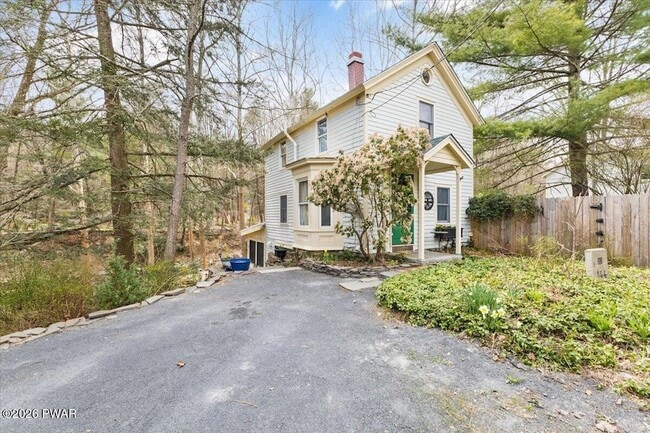 Building Photo - 144 Sawkill Ave