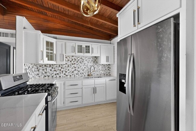 Building Photo - 6203 Trowbridge Dr