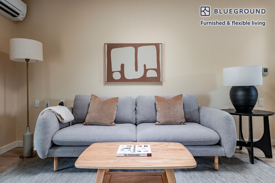 Building Photo - 918 Webster St
