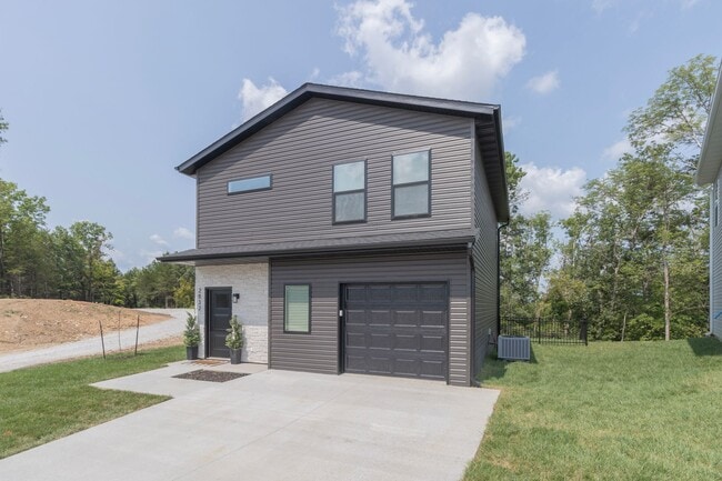 Building Photo - 717 Ella Dr