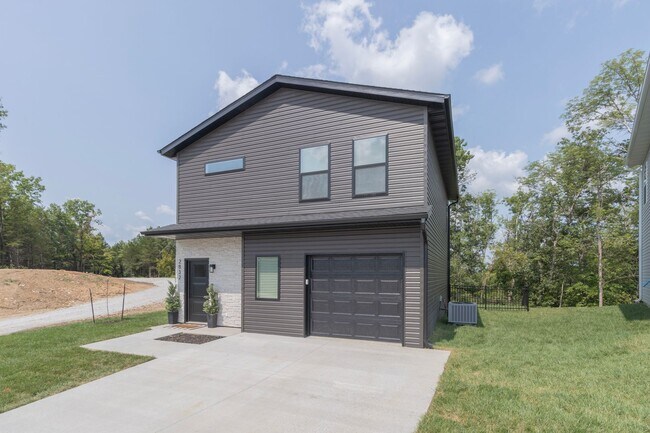 Building Photo - 729 Ella Dr