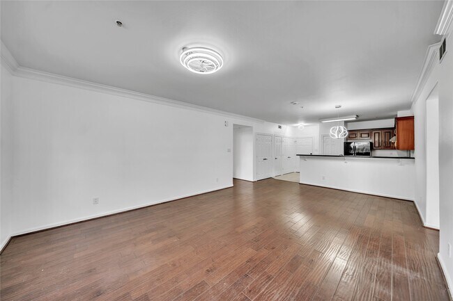 Building Photo - 6633 W Sam Houston Pkwy S