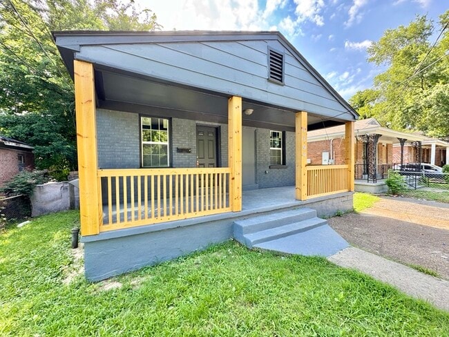 Primary Photo - 1294 N McNeil St