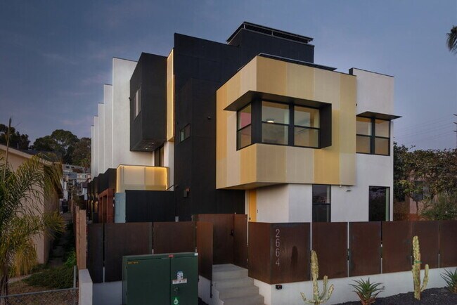 Building Photo - 2664 L St