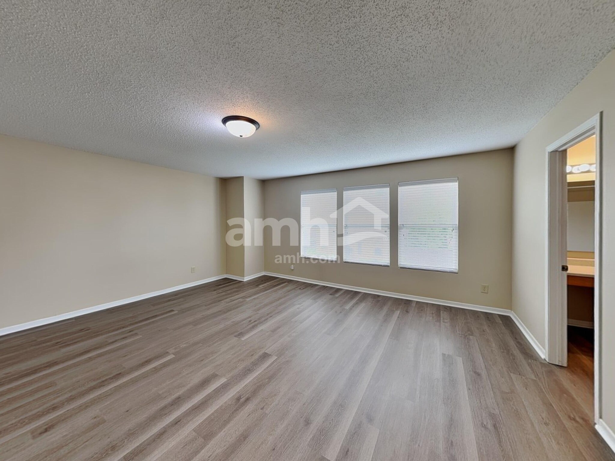 Building Photo - 626 Hickory Pine Dr