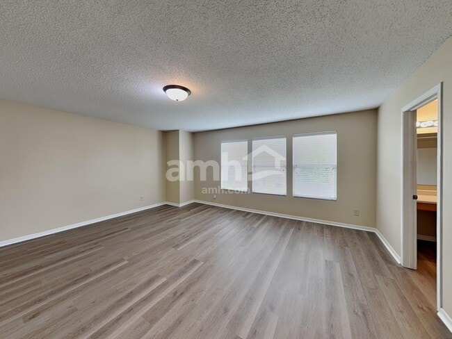 Building Photo - 626 Hickory Pine Dr