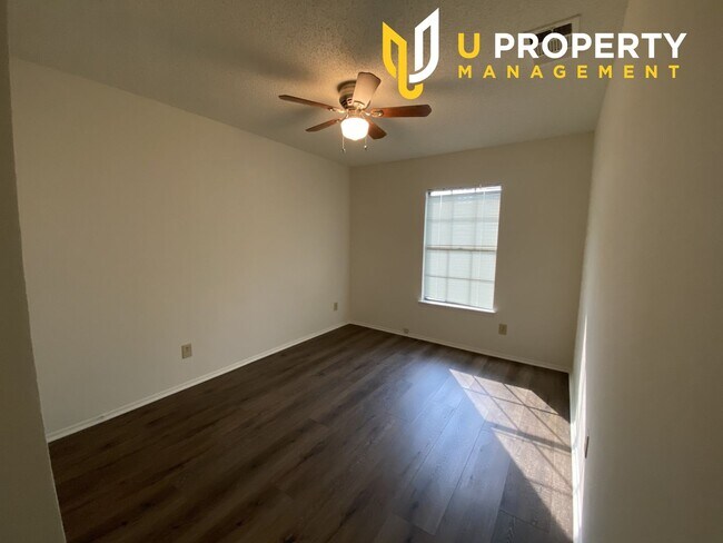 Building Photo - 6705 Vero Dr