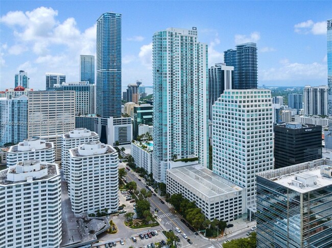 Primary Photo - 950 Brickell Bay Dr