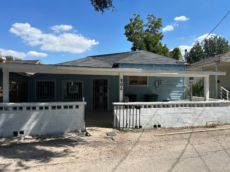 Building Photo - 904 E Hedrick St