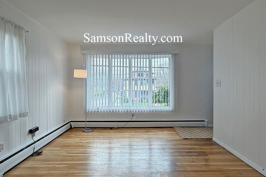 Building Photo - 1189 Smith St