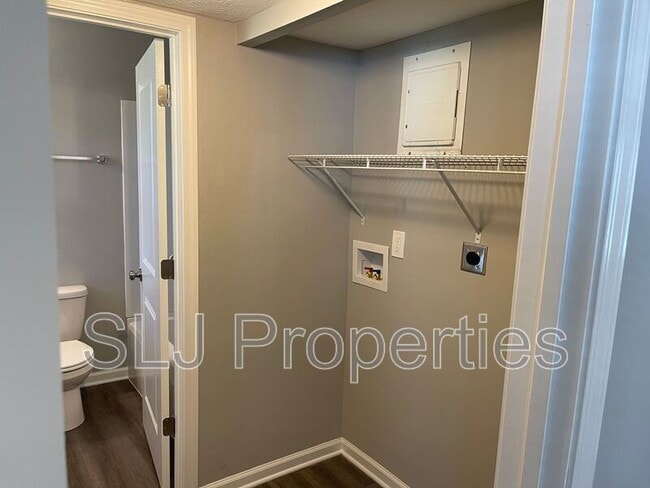 Building Photo - 419 Meigs Ave