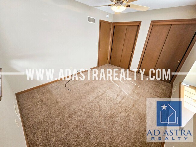Building Photo - Spacious Duplex in Independence-Available ...