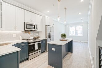 Building Photo - 1006 S 19th St