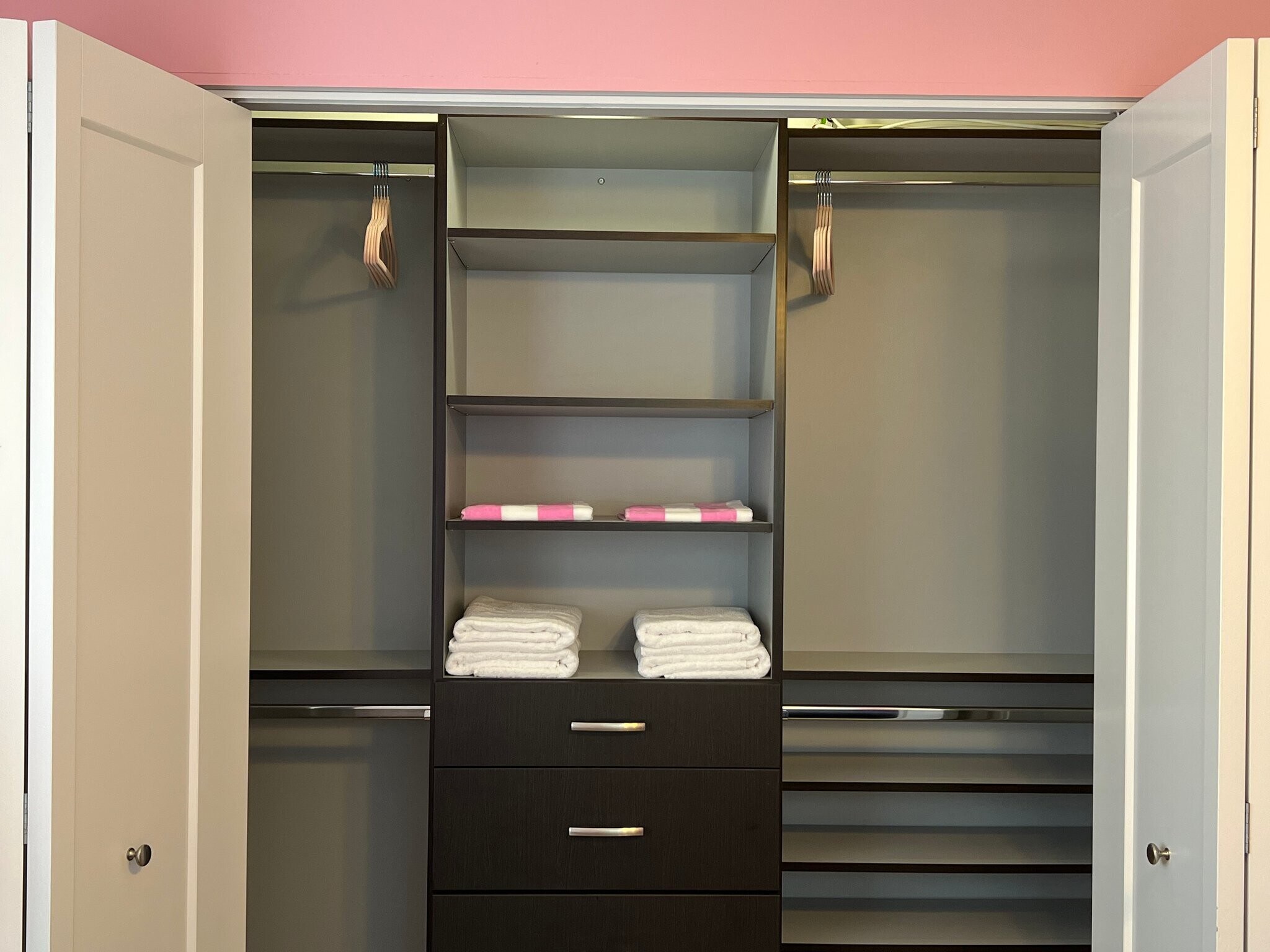 Building Photo - 1031 N 74th Terrace