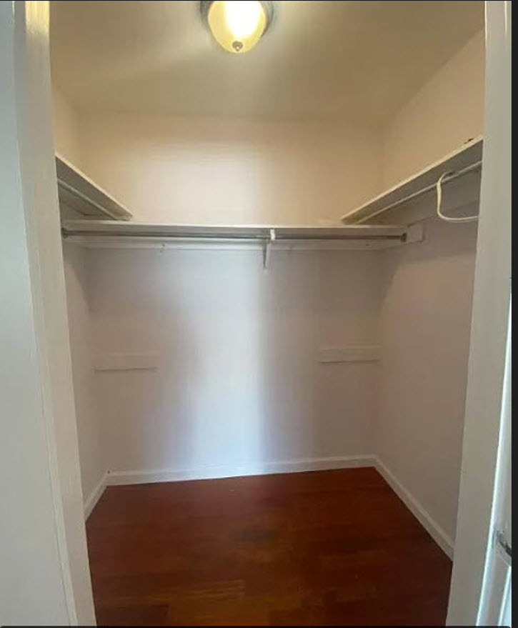 Master Walk in Closet - 3813 Barker Dr