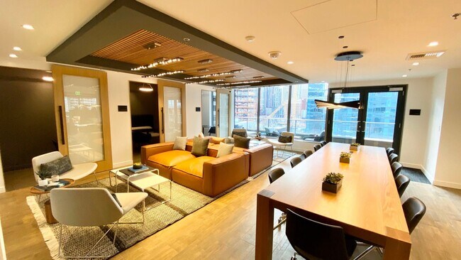 Building Photo - Nexus Condo 1B+1B+1 Den