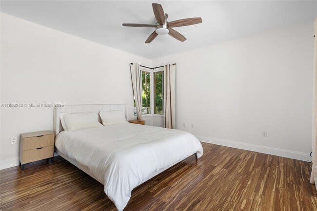 Building Photo - 5810 Maggiore St