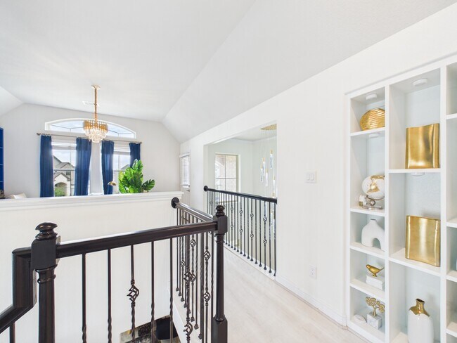 Building Photo - 24711 Miltonwood St