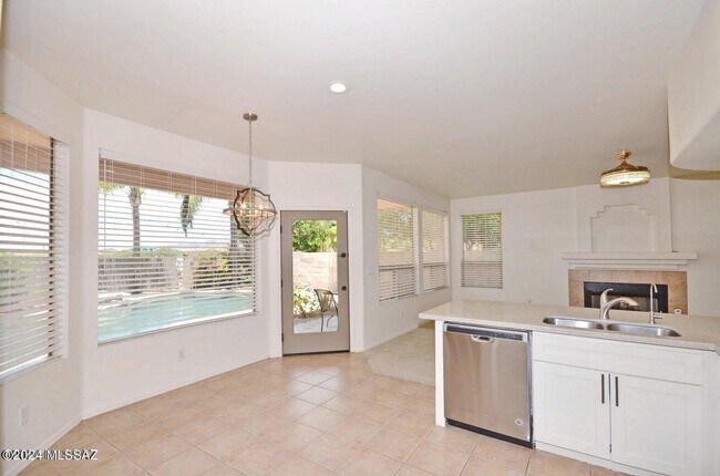 Building Photo - 11281 N Chynna Rose Pl