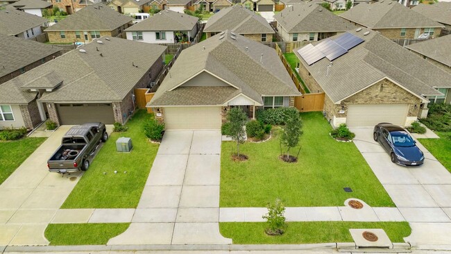 Building Photo - 13301 Lago Acero