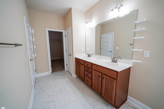Building Photo - 458 Jewelwood Dr