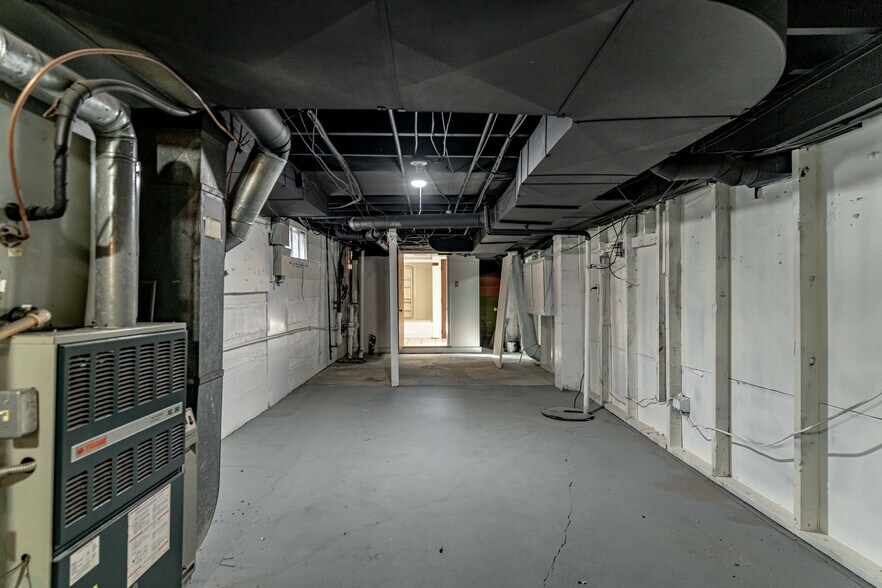 Building Photo - 2416 Sherry Rd