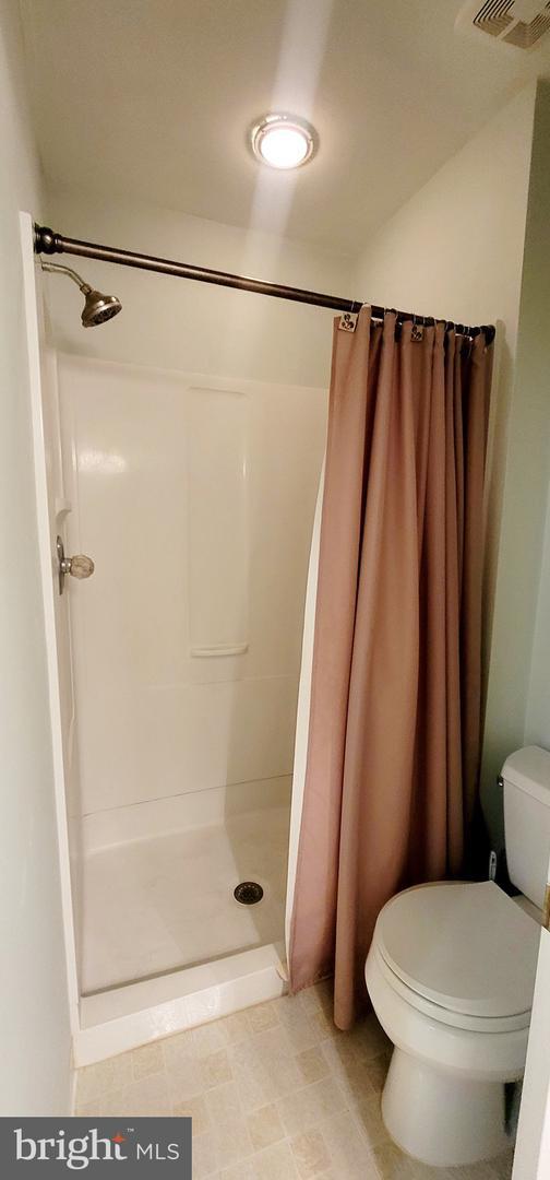 Building Photo - 15 Twin Brooks Dr