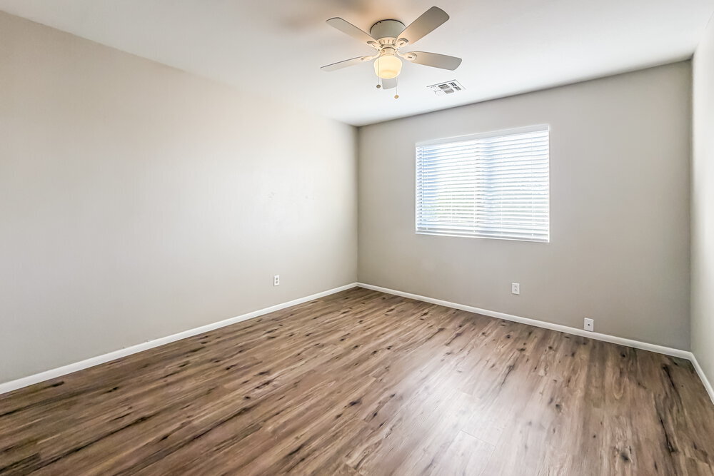 Building Photo - 10907 E Arcadia Ave