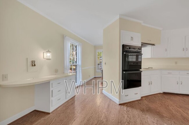 Building Photo - 1000 Chancery Ln
