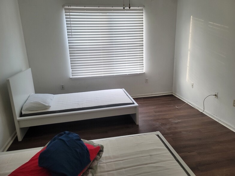 Building Photo - 134 Freedom Trl