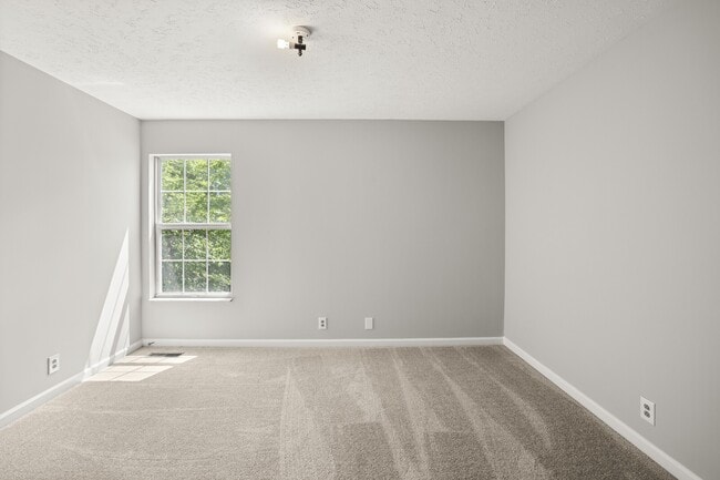 Building Photo - 3127 Creekview Ln