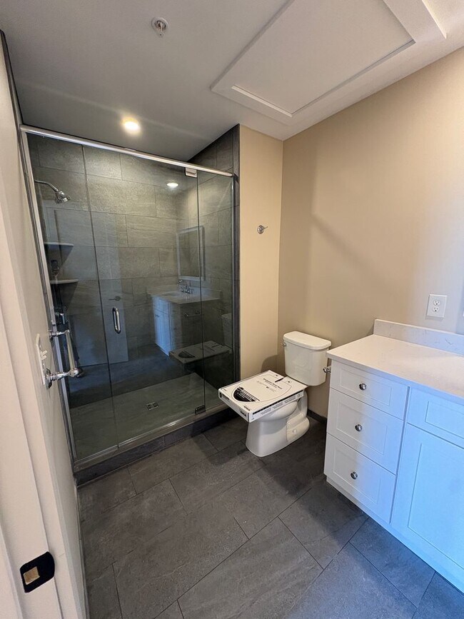 Building Photo - NEW 2BR APARTMENT!