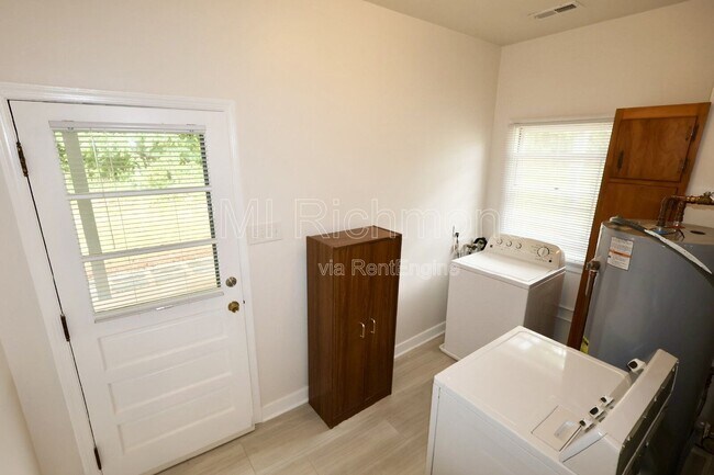 Building Photo - 5913 Osoge Rd