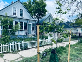 Building Photo - 314 E 19th St