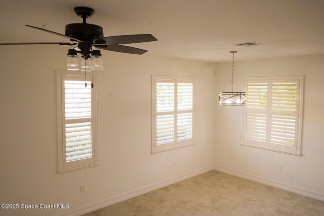 Building Photo - 1475 Isabella Dr