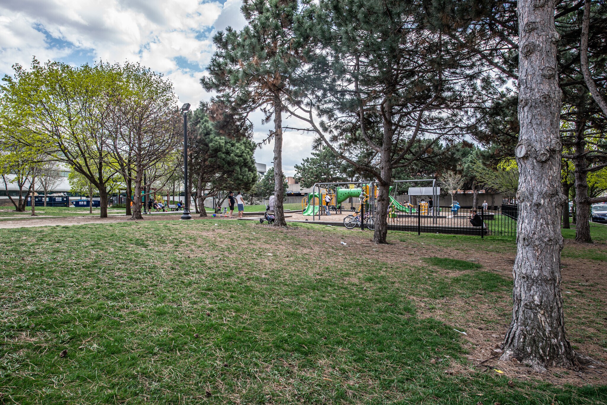 Building Photo - 5525 N Chester Ave