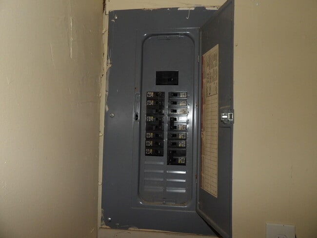 Building Photo - 286 Zandale Dr
