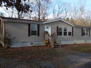 Building Photo - 986 Puffenburger Ln