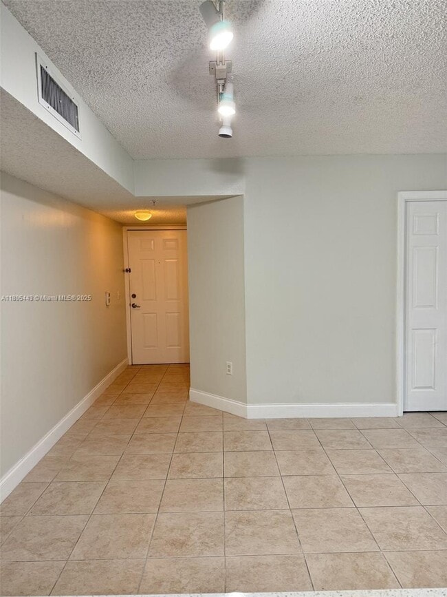 Building Photo - 5015 Wiles Rd