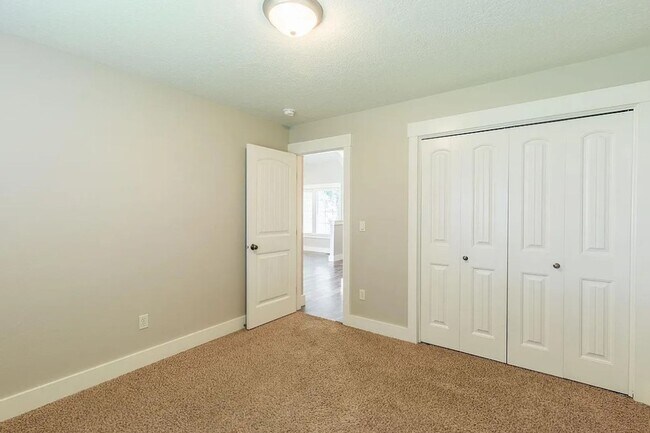 Building Photo - Beautiful 3 bed 2 bath Meridian home in th...
