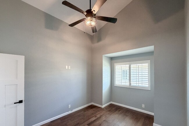 Building Photo - 4950 Nautilus St