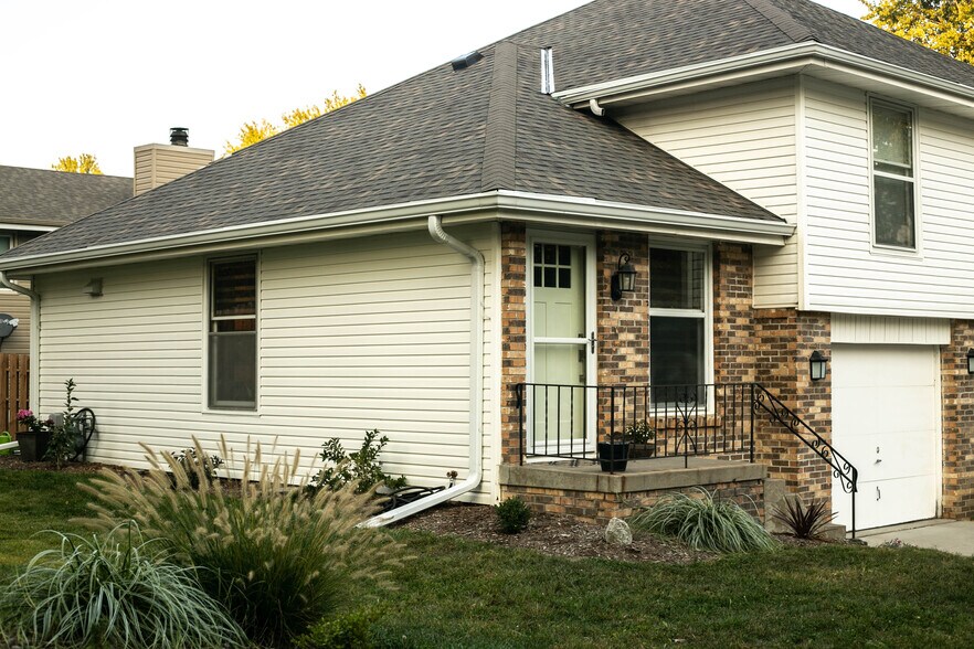 Building Photo - 11008 V Street